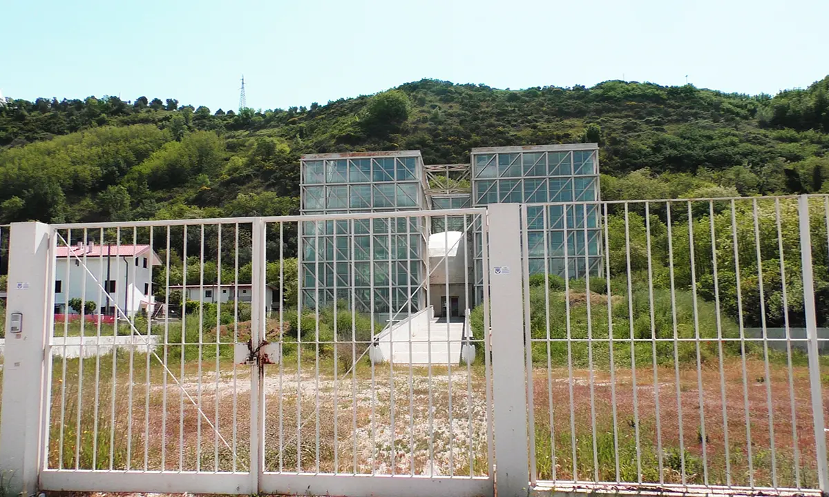 Planetario di Cosenza, aspettando una rinascita che non arriva mai...
