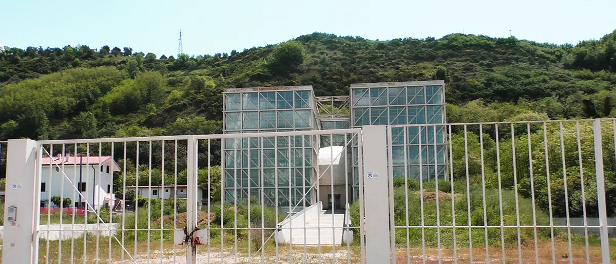 Planetario di Cosenza, aspettando una rinascita che non arriva mai...