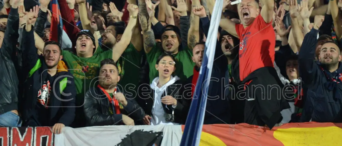 Cosenza, nella notte del \"Marulla\" il capo ultras diventa...Baclet