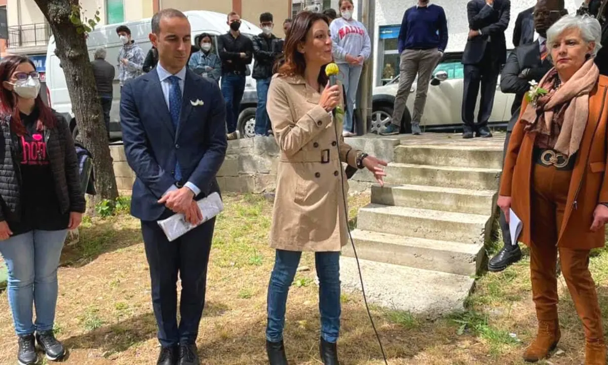 Targa in memoria di Sergio De Simone, morto in un campo di concentramento nazista