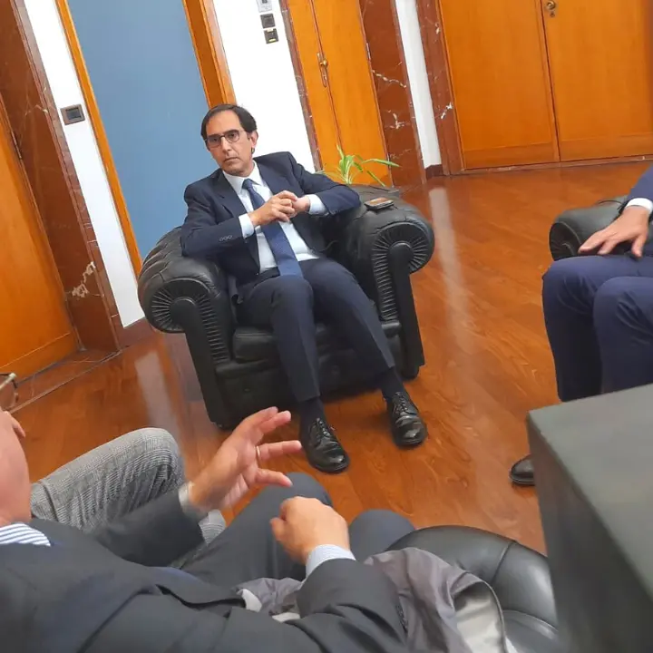 Cosenza-Rende-Castrolibero: ecco i primi passi per la città unica. Riunione tra i sindaci a Palazzo dei Bruzi
