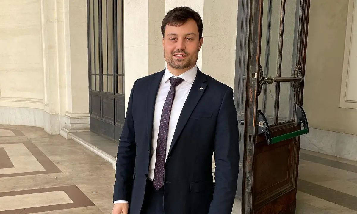 Pd Cosenza, regge l’ipotesi De Luca (ma a maggioranza). Principe usa il sarcasmo\n