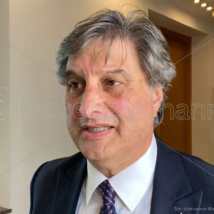 Sorpresa: Frammartino lascia il PSI e va nel Gruppo Misto. Il Pd all'orizzonte