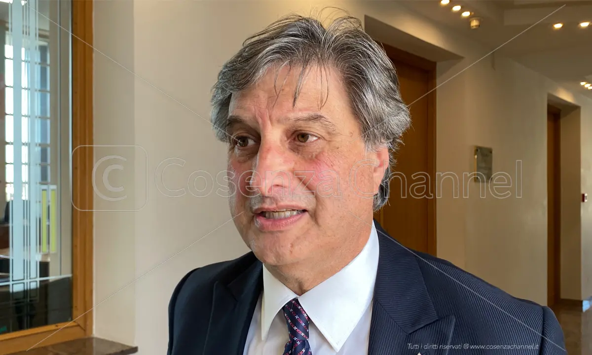 Sorpresa: Frammartino lascia il PSI e va nel Gruppo Misto. Il Pd all'orizzonte