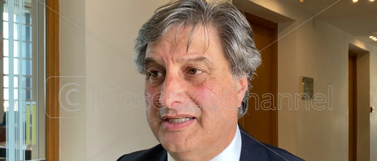 Sorpresa: Frammartino lascia il PSI e va nel Gruppo Misto. Il Pd all'orizzonte