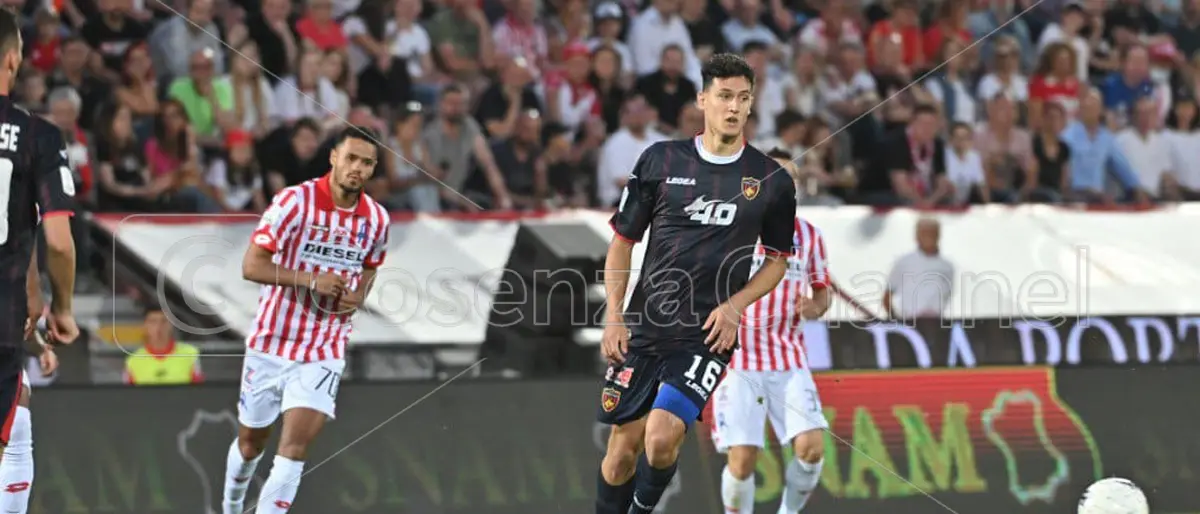 Cosenza, doccia fredda al 90esimo: Maggio gela i Lupi. Al \"Marulla\" servirà una vittoria per rimanere in serie B
