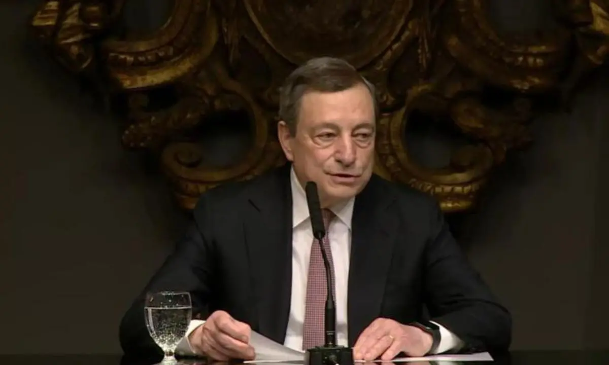 Draghi: «La Russia non è più Golia, serve tavolo per pace»