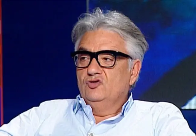 La Calabria è rossoblù: gli auguri del Crotone ai cugini del Cosenza