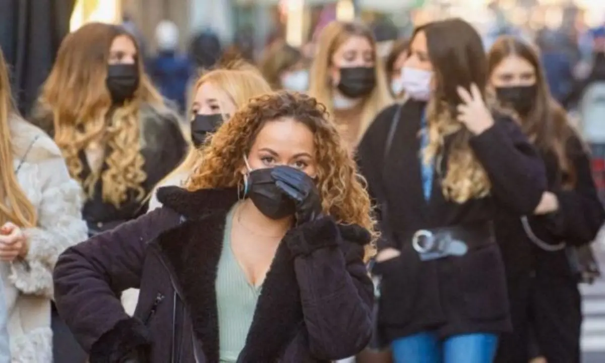 Covid, in Italia resta stabile l'Rt, cala invece l'incidenza: report Iss