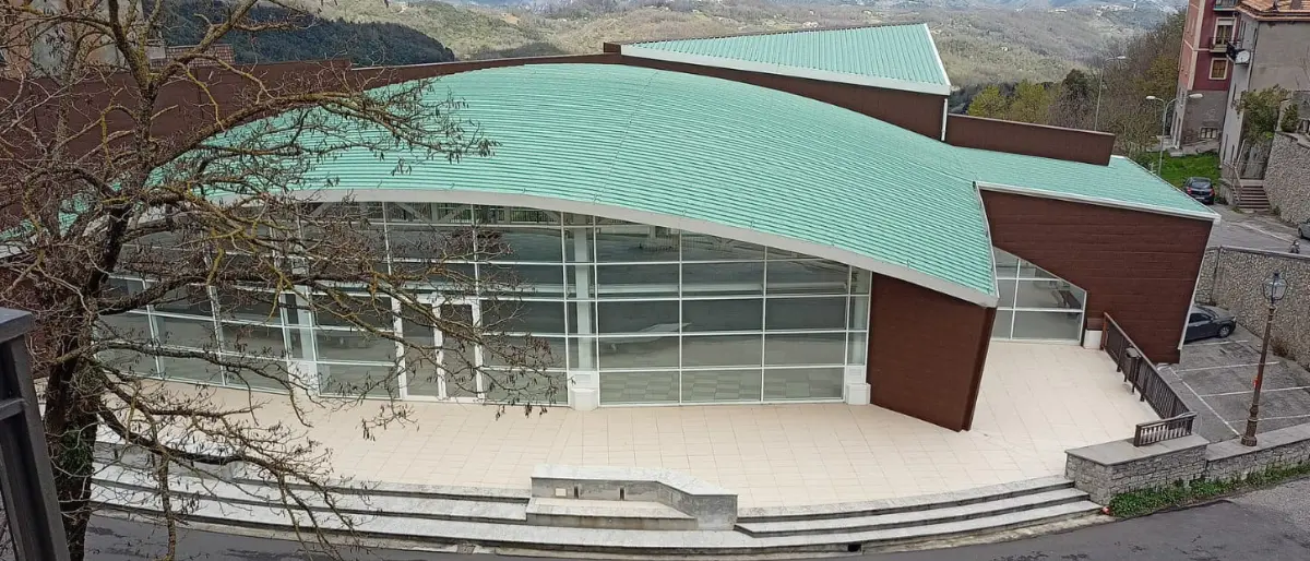 Mormanno, Galleria d'Alessandro e Palasport si consegnano alla città