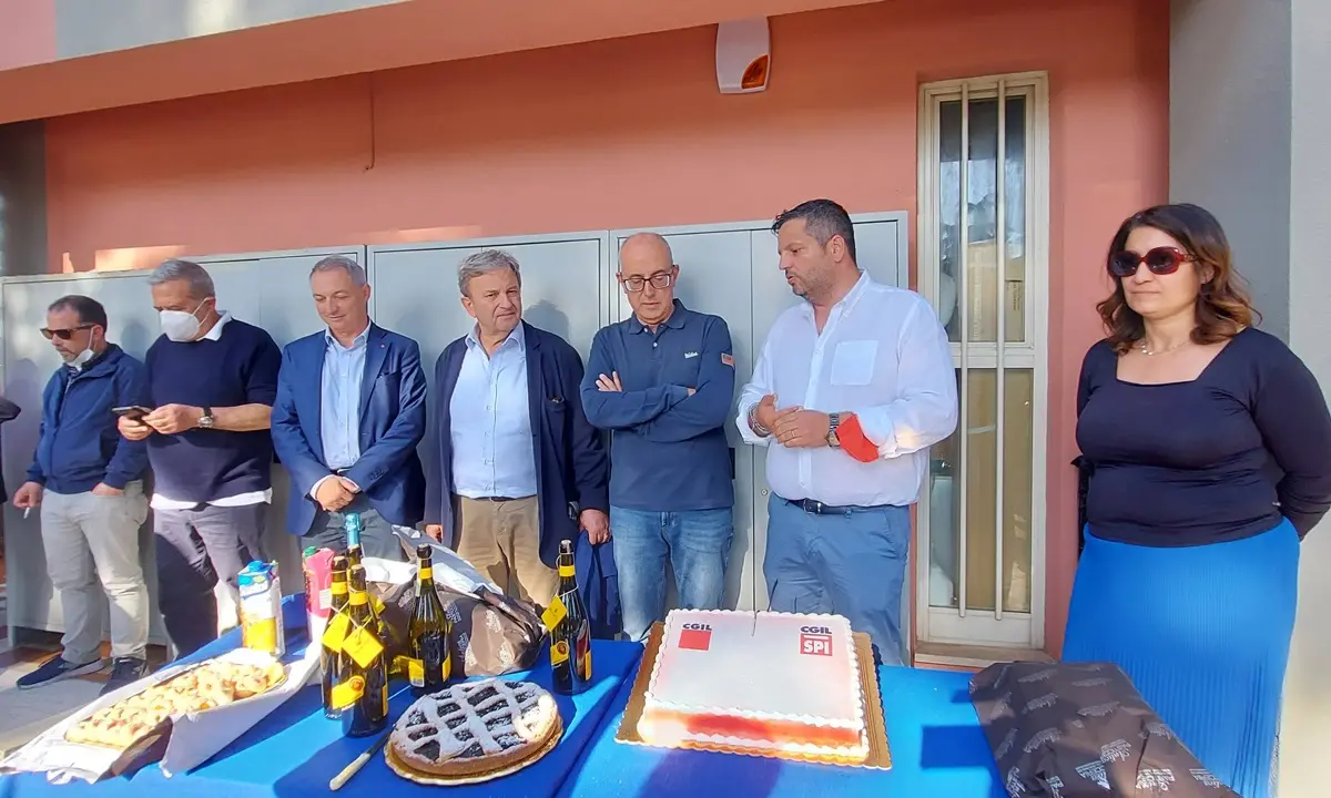 Rende, inaugurata la nuova sede della Cgil. Sposato: «Si apre un nuovo spazio di democrazia»