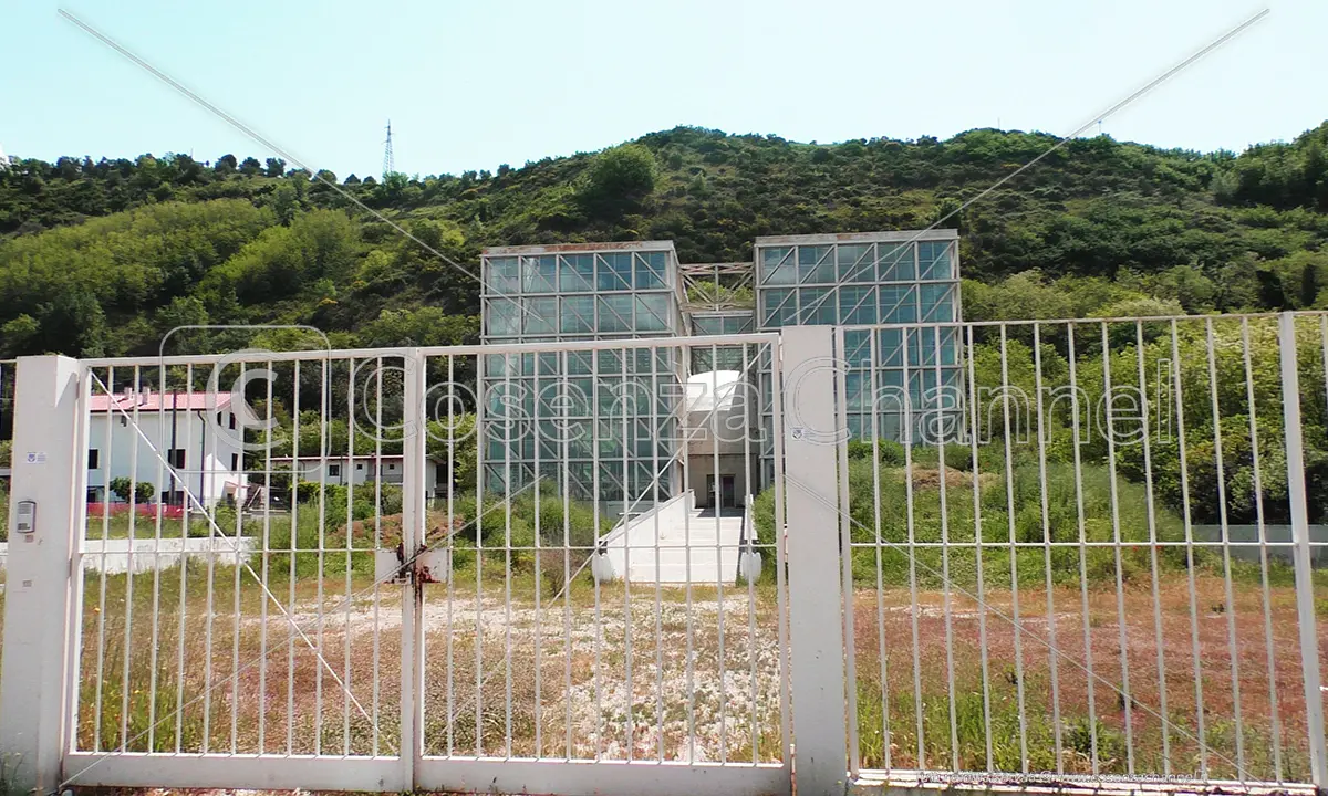 Cosenza, grosso guaio al Planetario. Furti all'interno e atti vandalici alla struttura