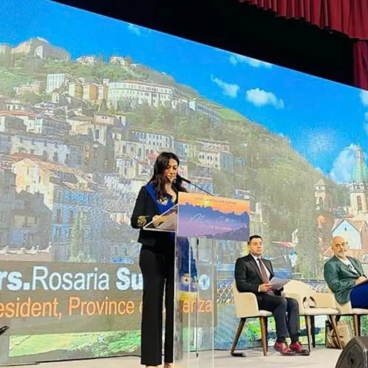 Rosaria Succurro a Valona. Incontro con il Premier albanese Edi Rama