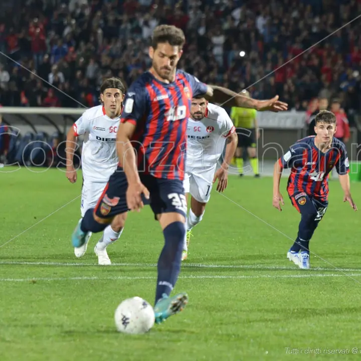Larrivey, gol e rinnovo: l'eroe di Cosenza ci sarà anche l'anno prossimo