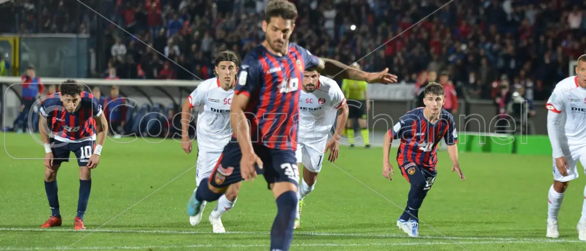 Larrivey, gol e rinnovo: l'eroe di Cosenza ci sarà anche l'anno prossimo