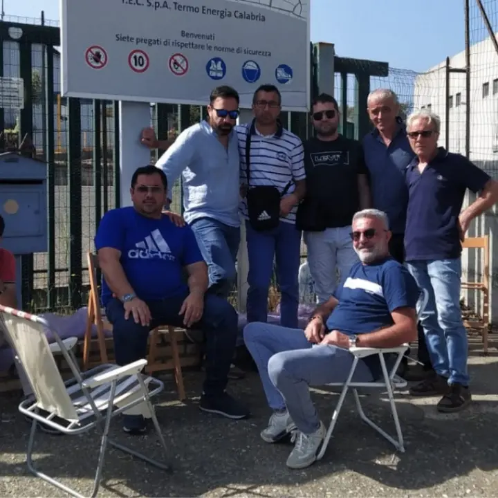 Corigliano Rossano, sit-in pacifico dei lavoratori di Bucita: ritardi nei pagamenti