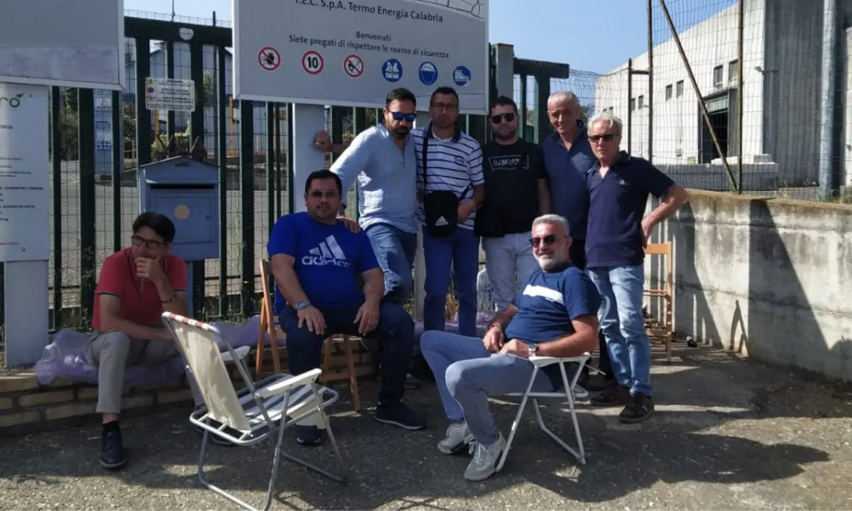 Corigliano Rossano, sit-in pacifico dei lavoratori di Bucita: ritardi nei pagamenti