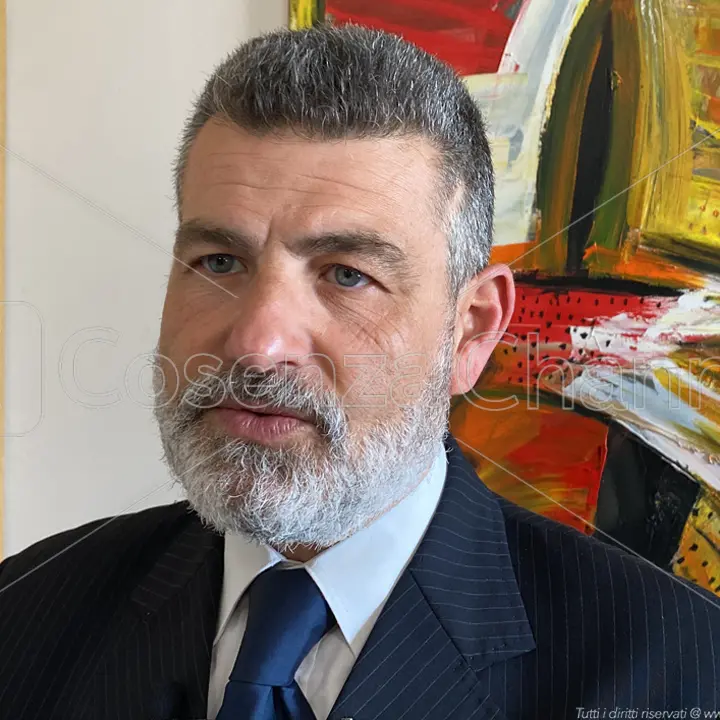 Mazzuca contro Caputo: «Sulla sanità racconta favole, i dati AGENAS lo smentiscono»\n