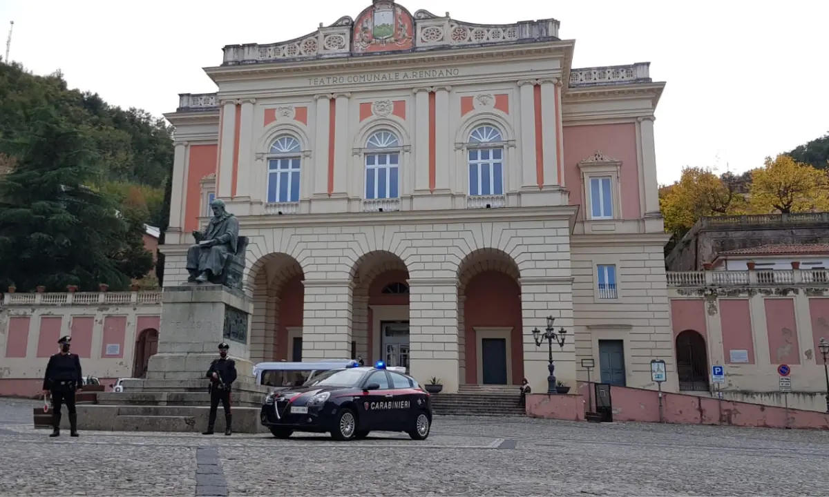 Cosenza, spaccio di droga in città: i carabinieri arrestano un 26enne