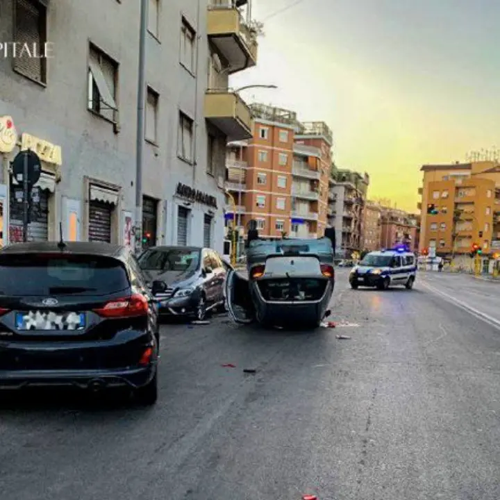 Un morto e cinque feriti in un incidente a Roma: coinvolti quattro veicoli