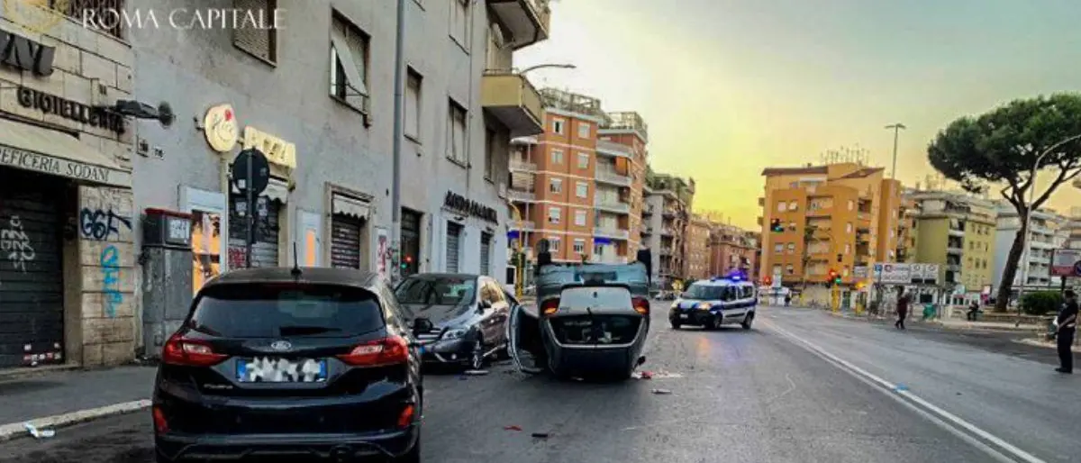 Un morto e cinque feriti in un incidente a Roma: coinvolti quattro veicoli