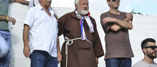 Padre Fedele: «Tifosi, parlate poco in settimana. Conservate il fiato per domenica»