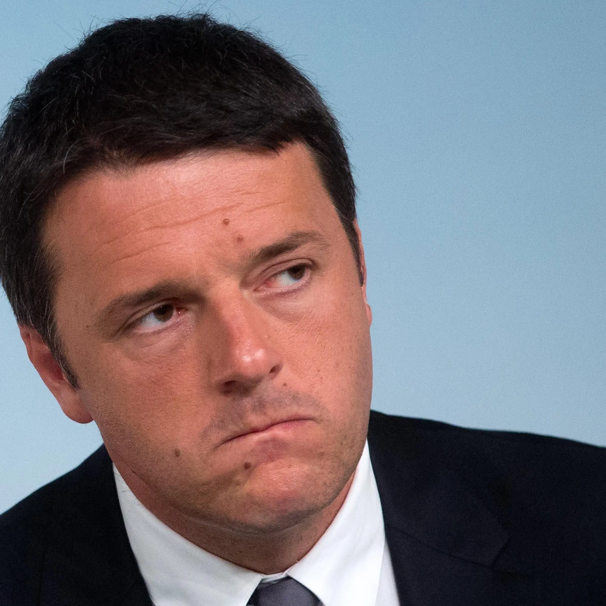 Referendum il 4 dicembre. Scende in campo Renzi scatenando l'ira delle opposizioni