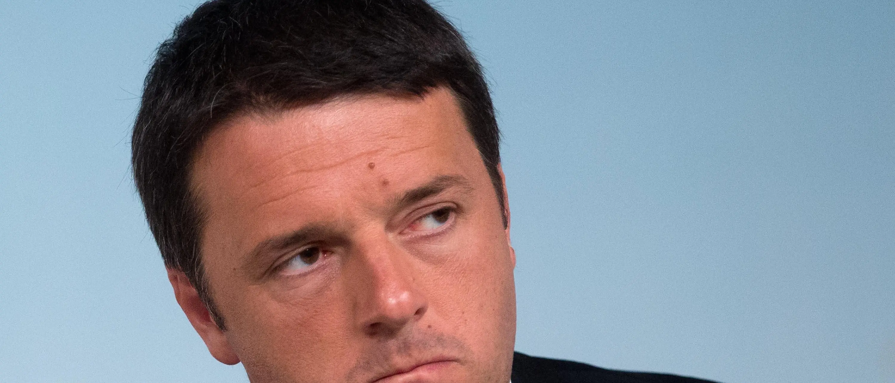 Referendum il 4 dicembre. Scende in campo Renzi scatenando l'ira delle opposizioni