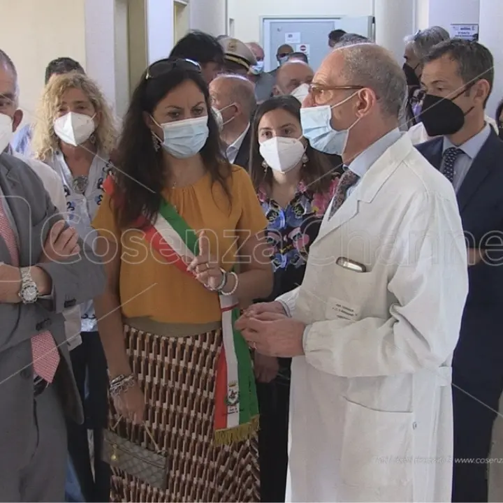 Il sottosegretario Costa a San Giovanni in Fiore: «Incentivi per chi sceglie questi ospedali»