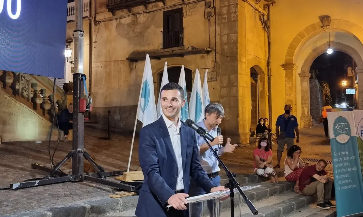 Bollette pazze a Paola, Signorelli: «Il Comune tenta di racimolare denaro»