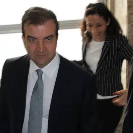 Mario Occhiuto chiama Padre Fedele: «Ti auguro di ritrovare la giusta serenità»