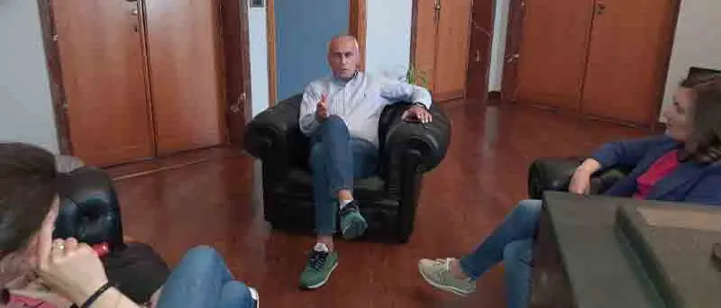 Cosenza, Caruso riceve Orrico in Comune: «Abbiamo bisogno di un contatto diretto con il Parlamento»