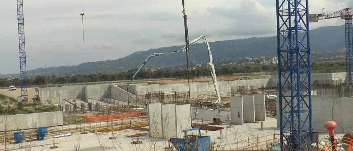 Nuovo ospedale della Sibaritide, gravi denunce: manodopera estera e sfruttamento