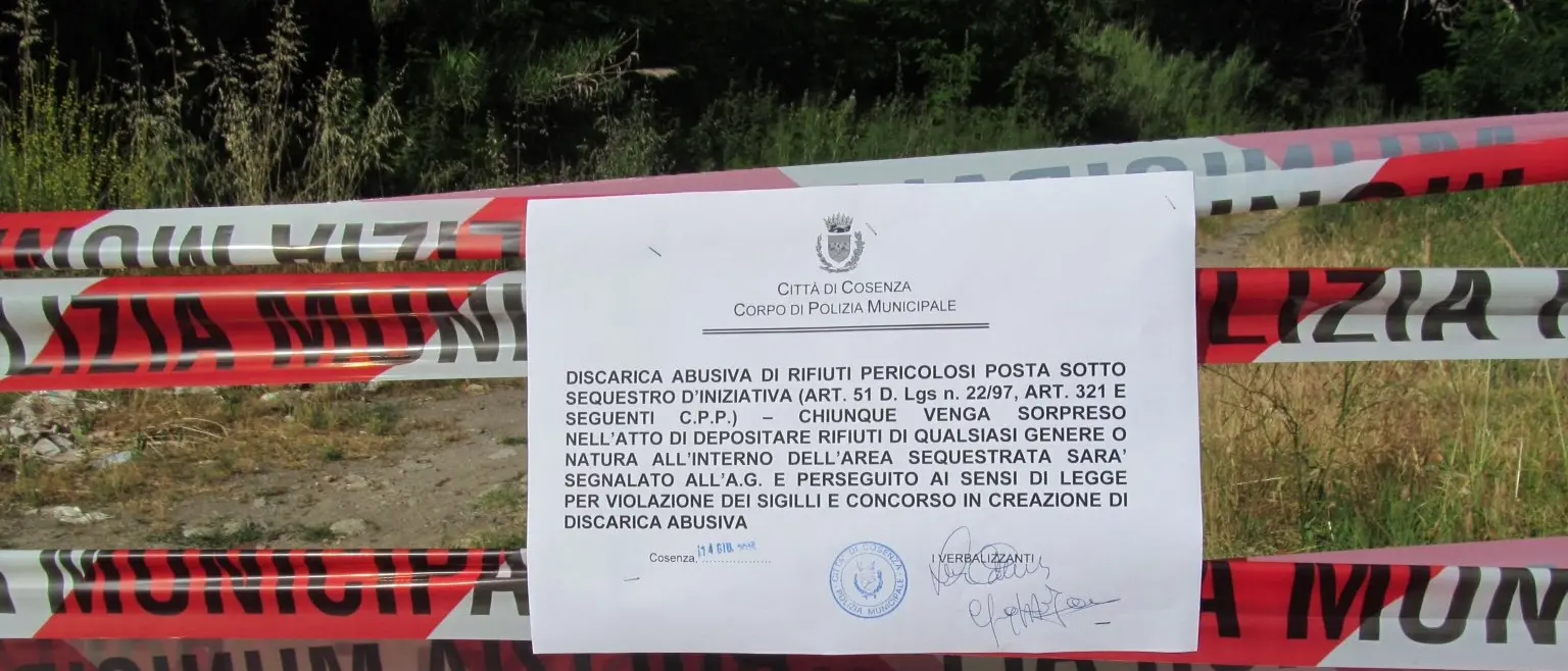 Sequestrata discarica di pneumatici in contrada Mussano [FOTO]