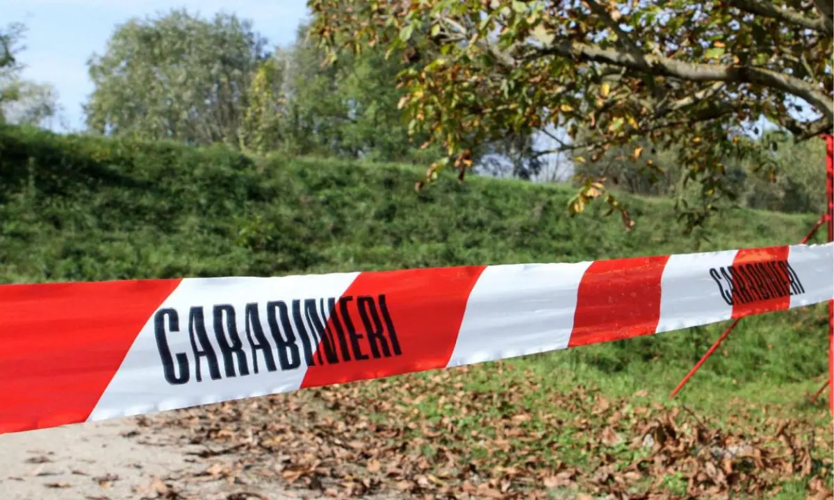 Uccide la moglie a coltellate e poi si toglie la vita: omicidio-suicidio a Lecce