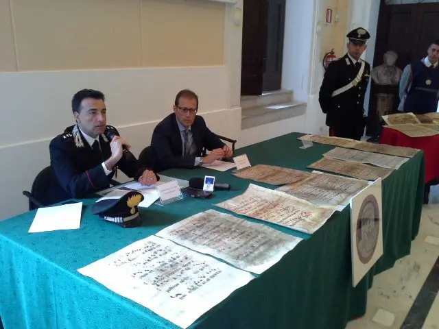 Ritrovate 17 pergamene smarrite dall'Archivio di Stato di Cosenza [FOTO]