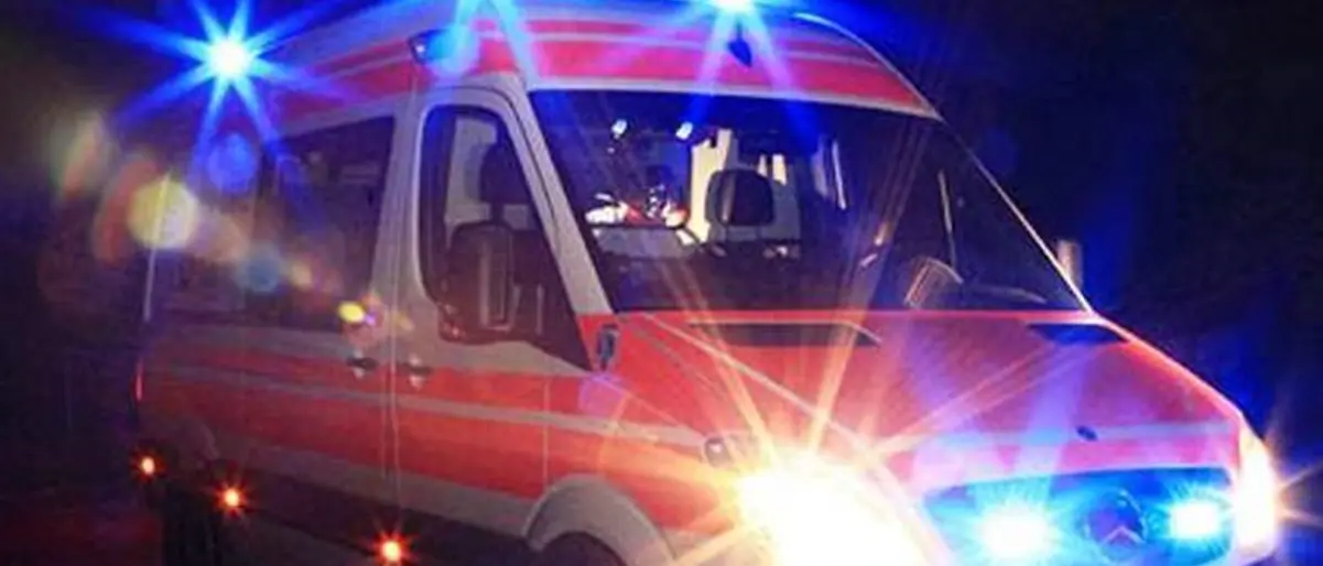 Tragedia a Grisolia, sessantenne cade dal tetto di un edificio e muore