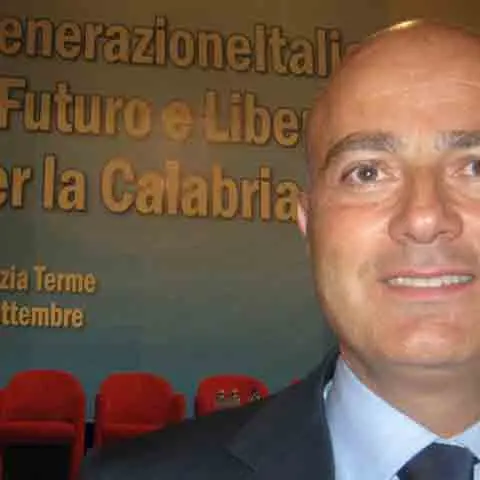 «La città di Cosenza non è amministrata bene, è sotto gli occhi di tutti»