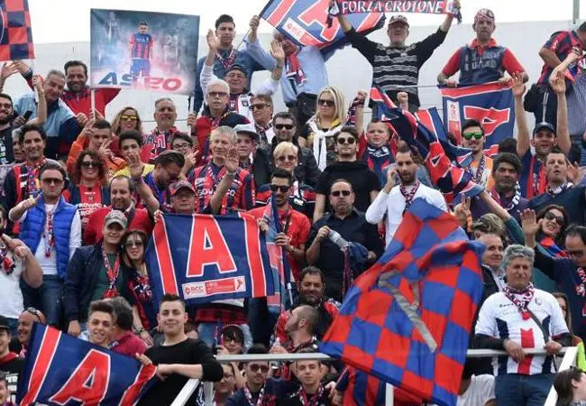Cosenza, niente serie A. Il Crotone sceglie Pescara per i match interni