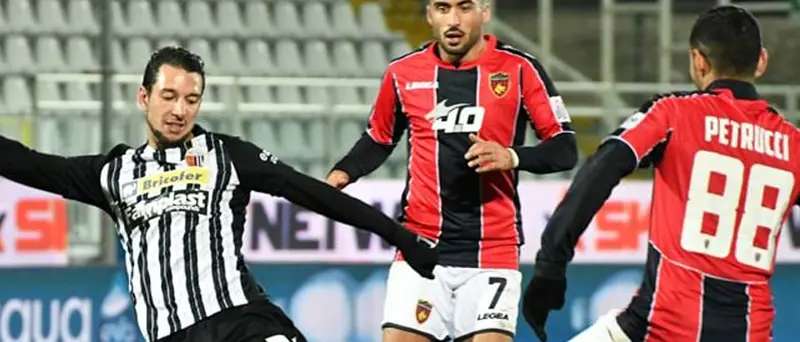 Cosenza, per Cavion c'è da aspettare. Il calciatore per ora serve a Salerno