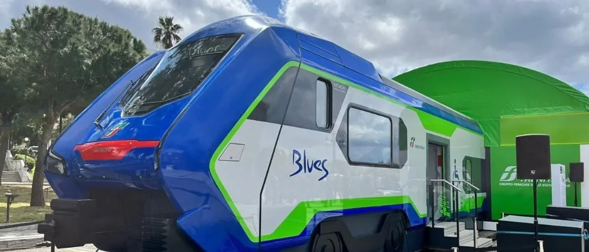 Presentato il treno Blues: dal 2023 percorrerà la tratta Jonica della Calabria