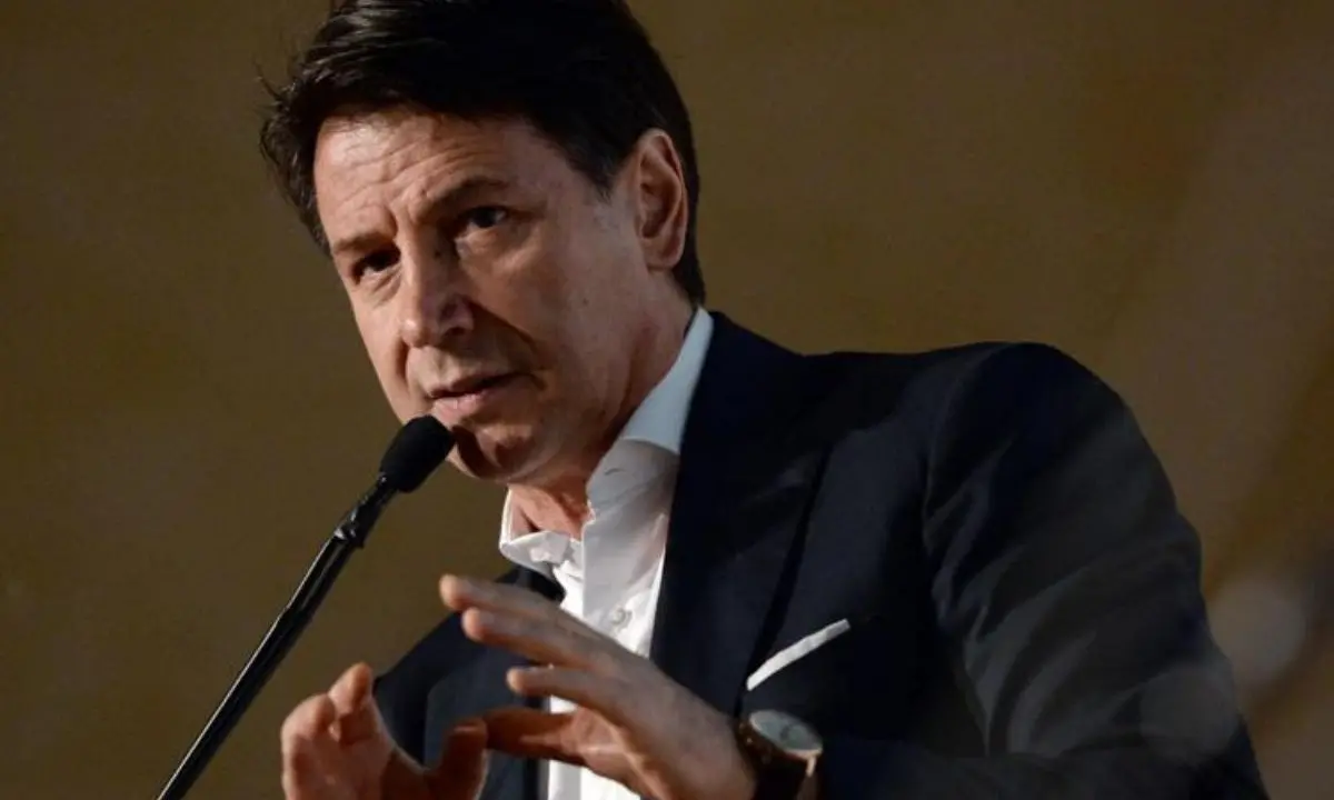 Caro bollette, Conte: «In autunno tsunami per gli italiani»