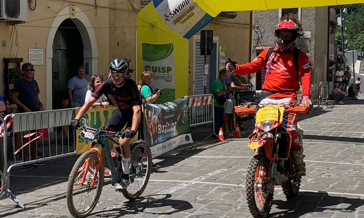 Laino Borgo, successo di partecipanti e pubblico per la gran fondo dei Bruzi