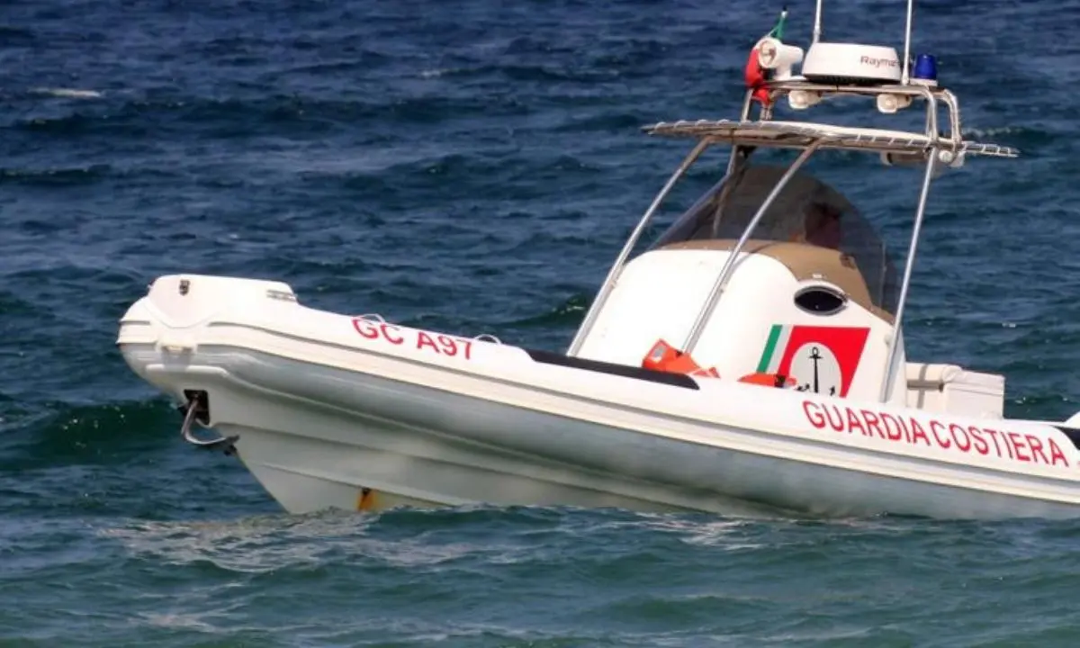 Tragedia a Fano, padre e figlio annegano mentre fanno il bagno