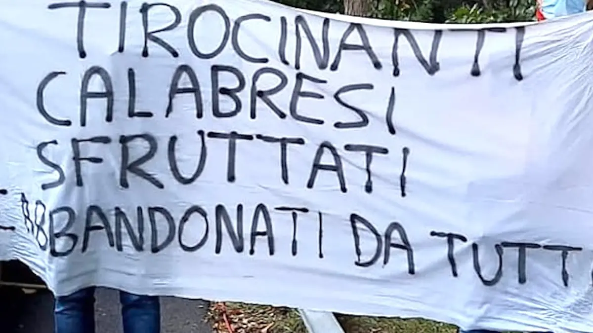 Tirocinanti calabresi senza stipendio, l'Usb: «Il dipendente Inps è in ferie»