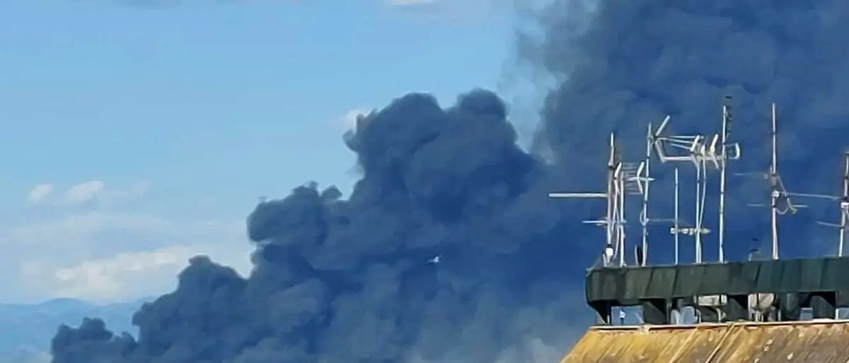 Incendio Centocelle, Ordine medici Roma: «Bomba ecologica»