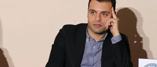 Il giovane Verta ad Occhiuto: «Il rinnovamento non c'è. Bene solo Padre Fedele»