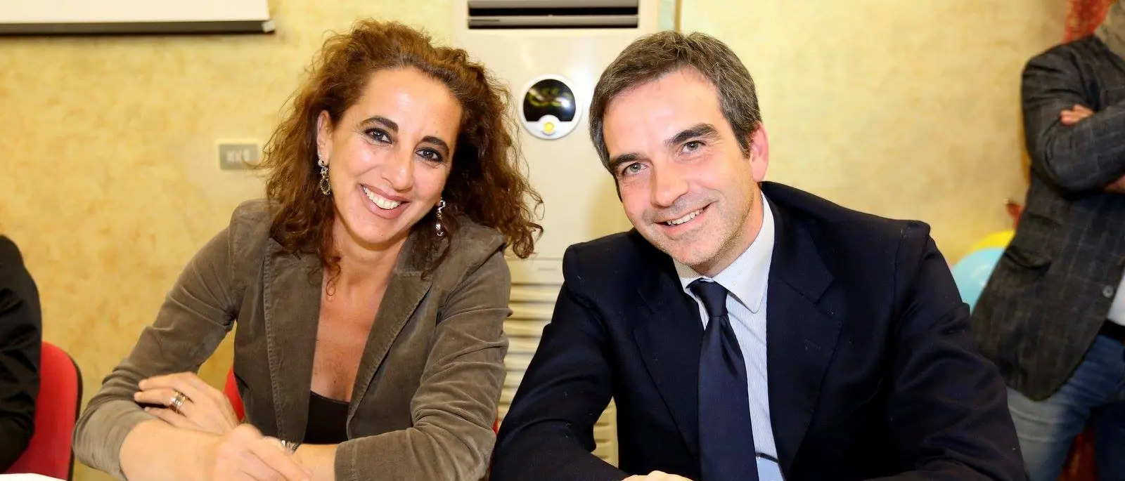 ELEZIONI POLITICHE 2018 | Un deputato in più per i M5S. E dentro Forza Italia scoppia il caos: «Santelli dimettiti...»