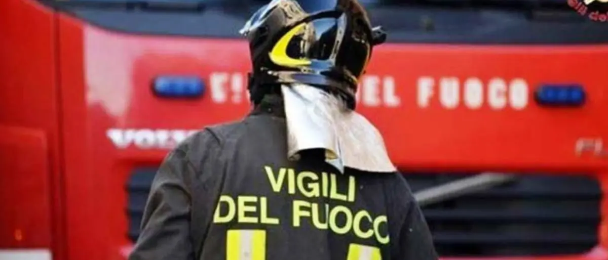 Cetraro, camion in fiamme in piazza San Marco. Si pensa ad un’intimidazione