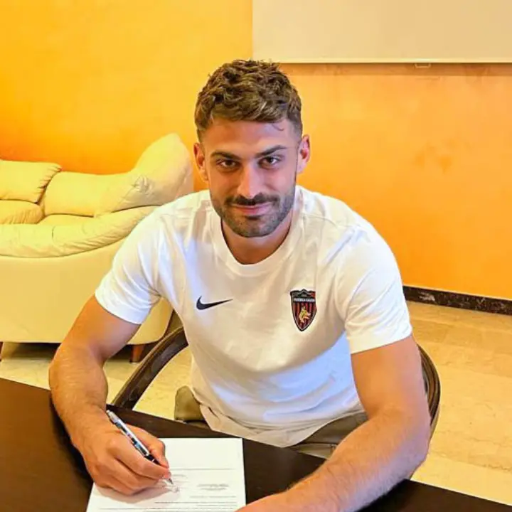 Karlo Butic è un giocatore del Cosenza: l'attaccante arriva dal Pordenone